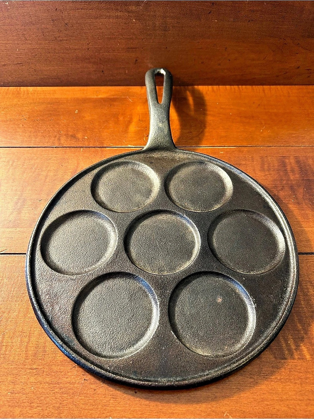 Cast Iron Plett Pan 14.5” long x 9.25” x 1.25” tall
Mini inserts are 2.5”